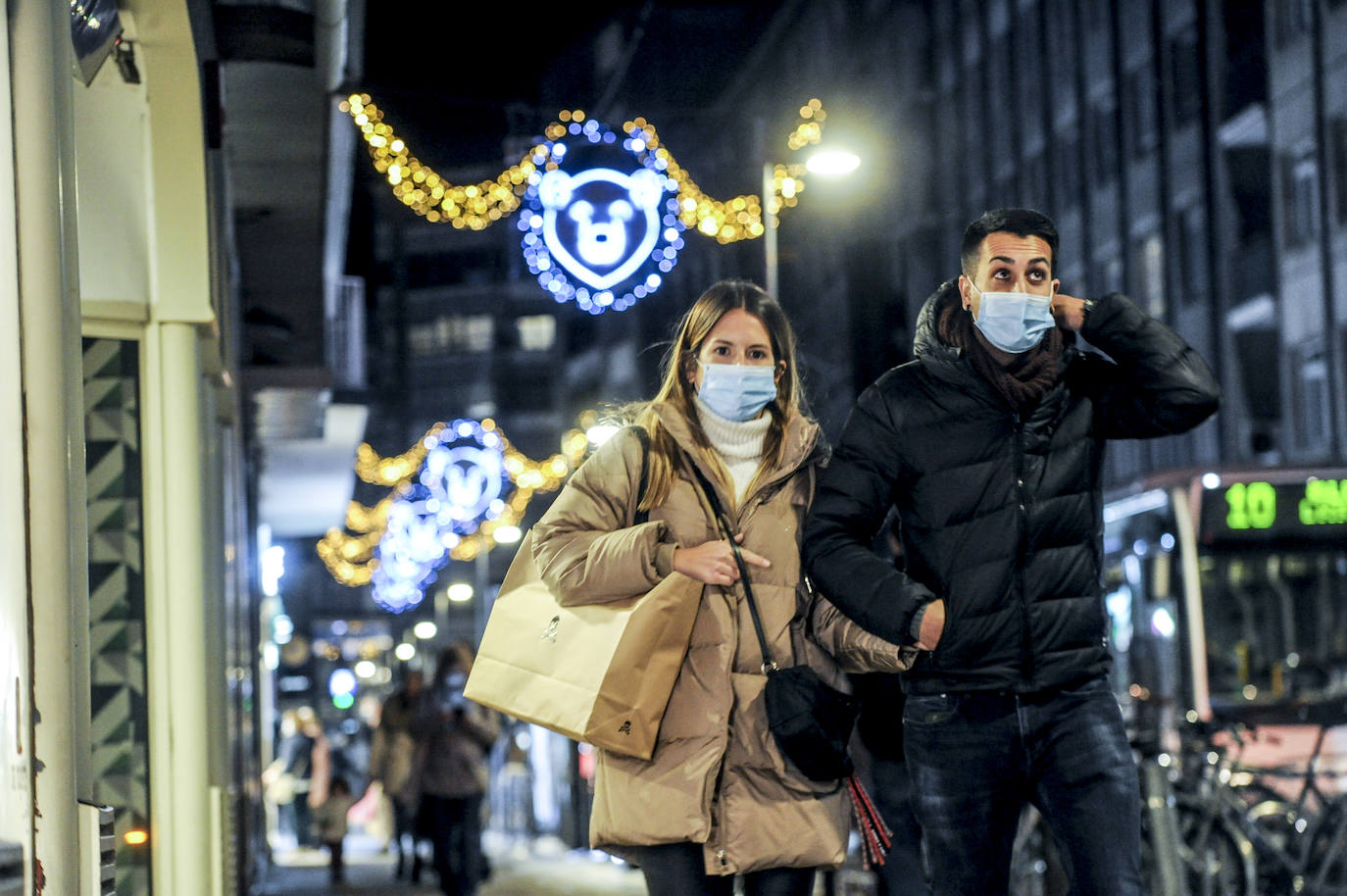 Fotos: Vitoria ya disfruta de su alumbrado navideño