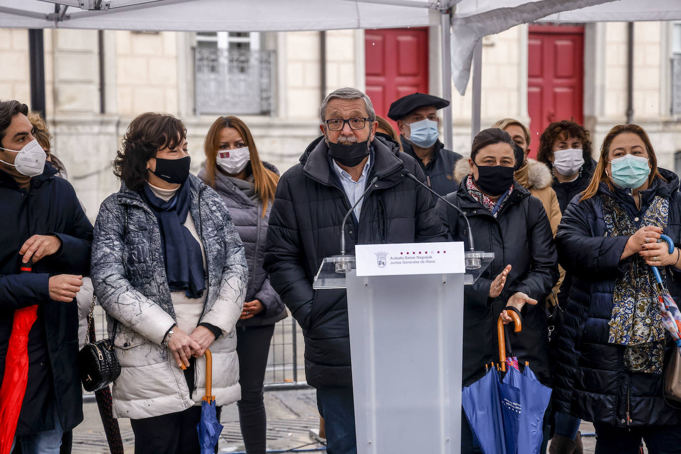 Fotos: Las Juntas Generales abren sus puertas sin rendijas para el virus