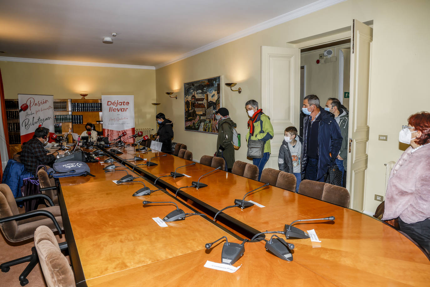 Fotos: Las Juntas Generales abren sus puertas sin rendijas para el virus