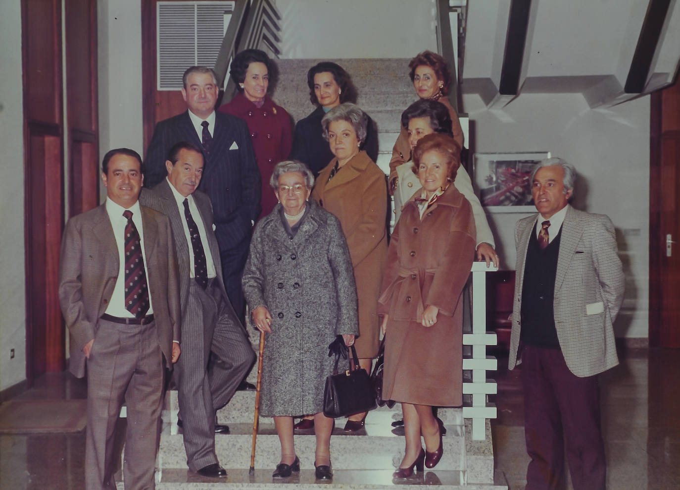 Javier Knörr, Iñaki Ilarduya, Isabel Elorza, Pilar y José María Knörr (primera fila), Luis y Lola Knörr y Teresa Borrás (segunda) y Blanca de Las Heras, Margarita Alonso y María Teresa Barandiaran, socios y accionistas de KAS.