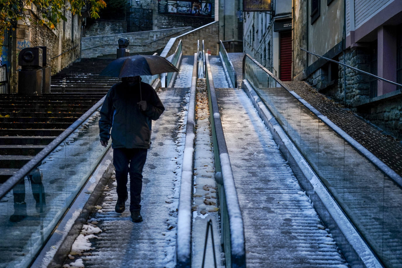 Fotos: La nieve complica el domingo en Vitoria y Álava