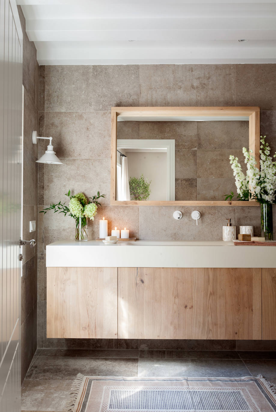 Fotos: La sorprendente reforma de una casa del siglo XVIII en Bizkaia: con patio interior y ático independiente