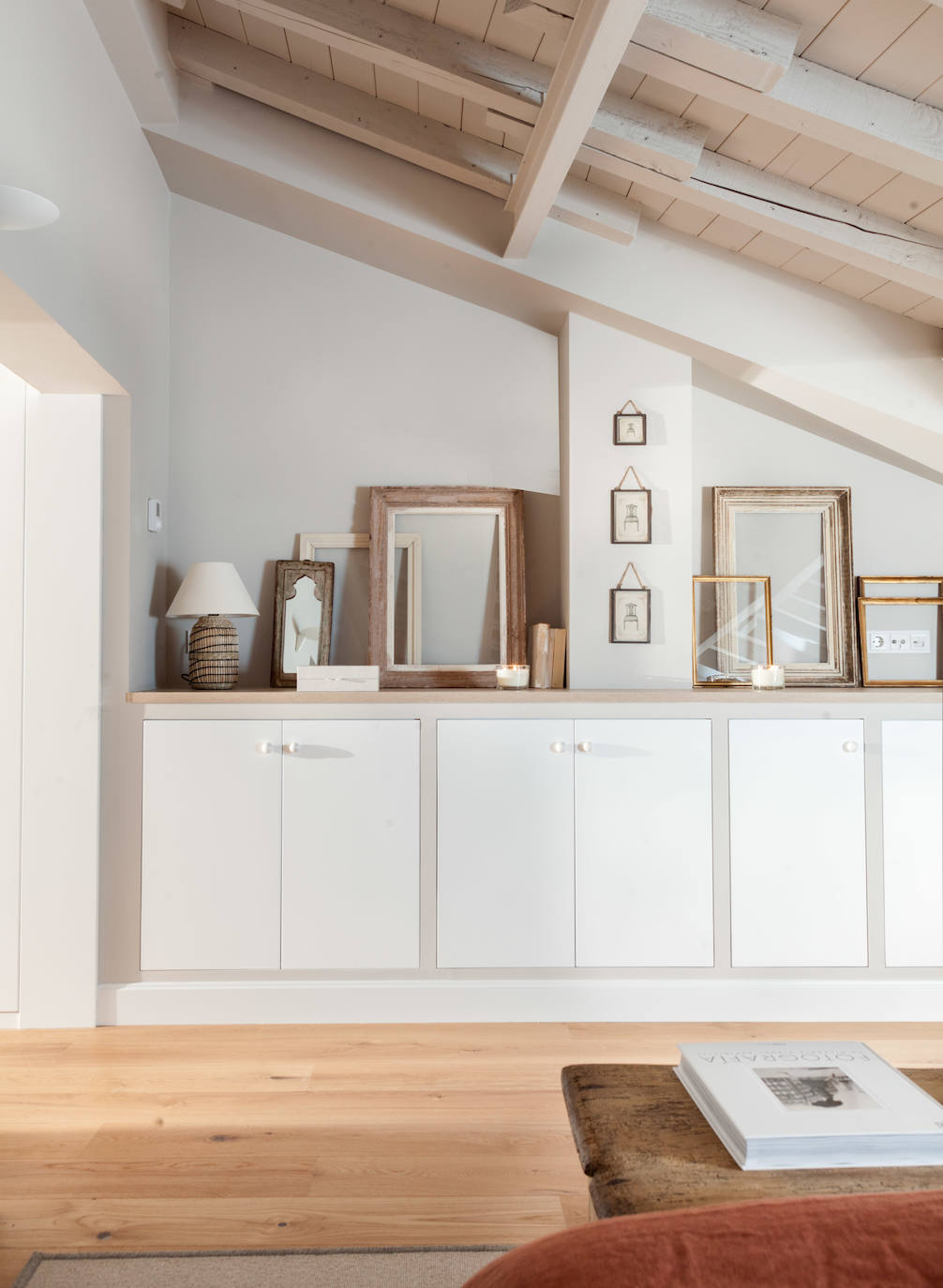 Fotos: La sorprendente reforma de una casa del siglo XVIII en Bizkaia: con patio interior y ático independiente