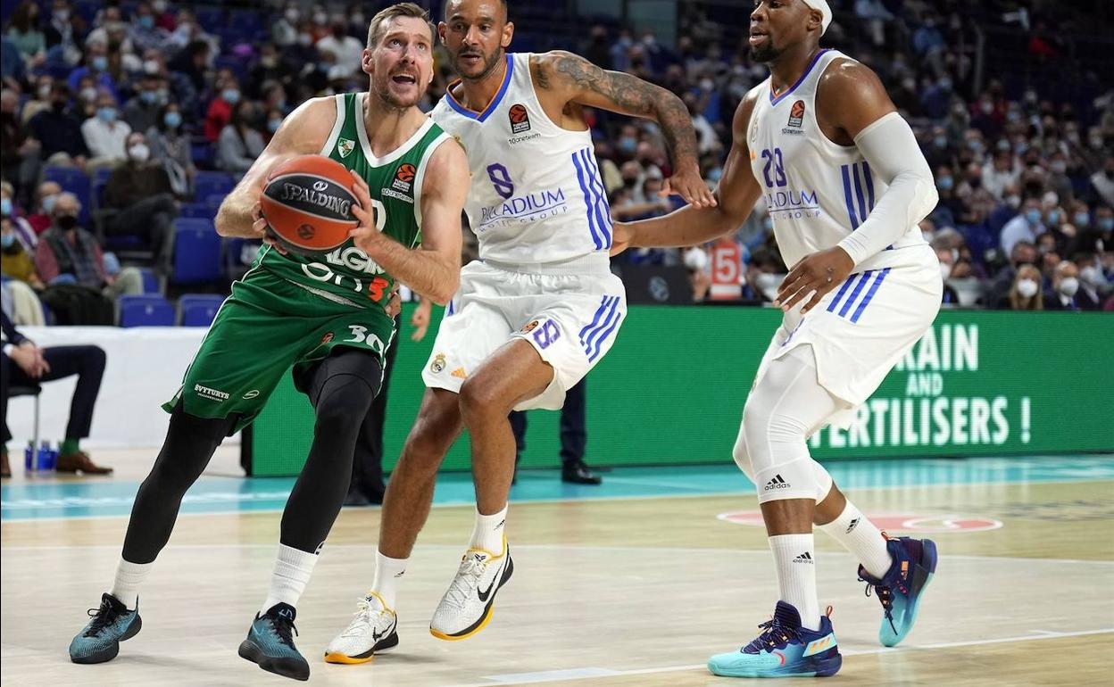 Dragic, que firmó por el Zalgiris el pasado 30 de octubre, en su partido ante el Madrid