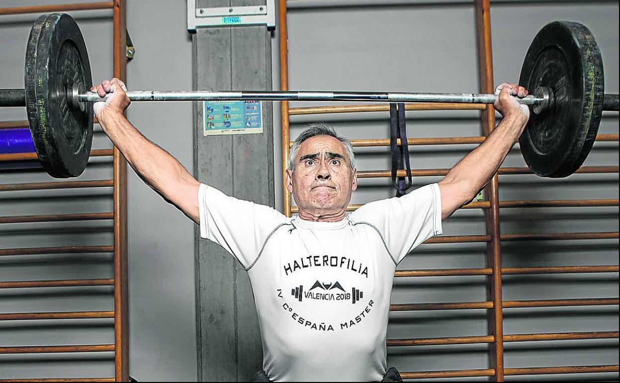 Martín Rodríguez posa en el gimnasio del Centro Cívico Lakua, donde entrena actualmente. 