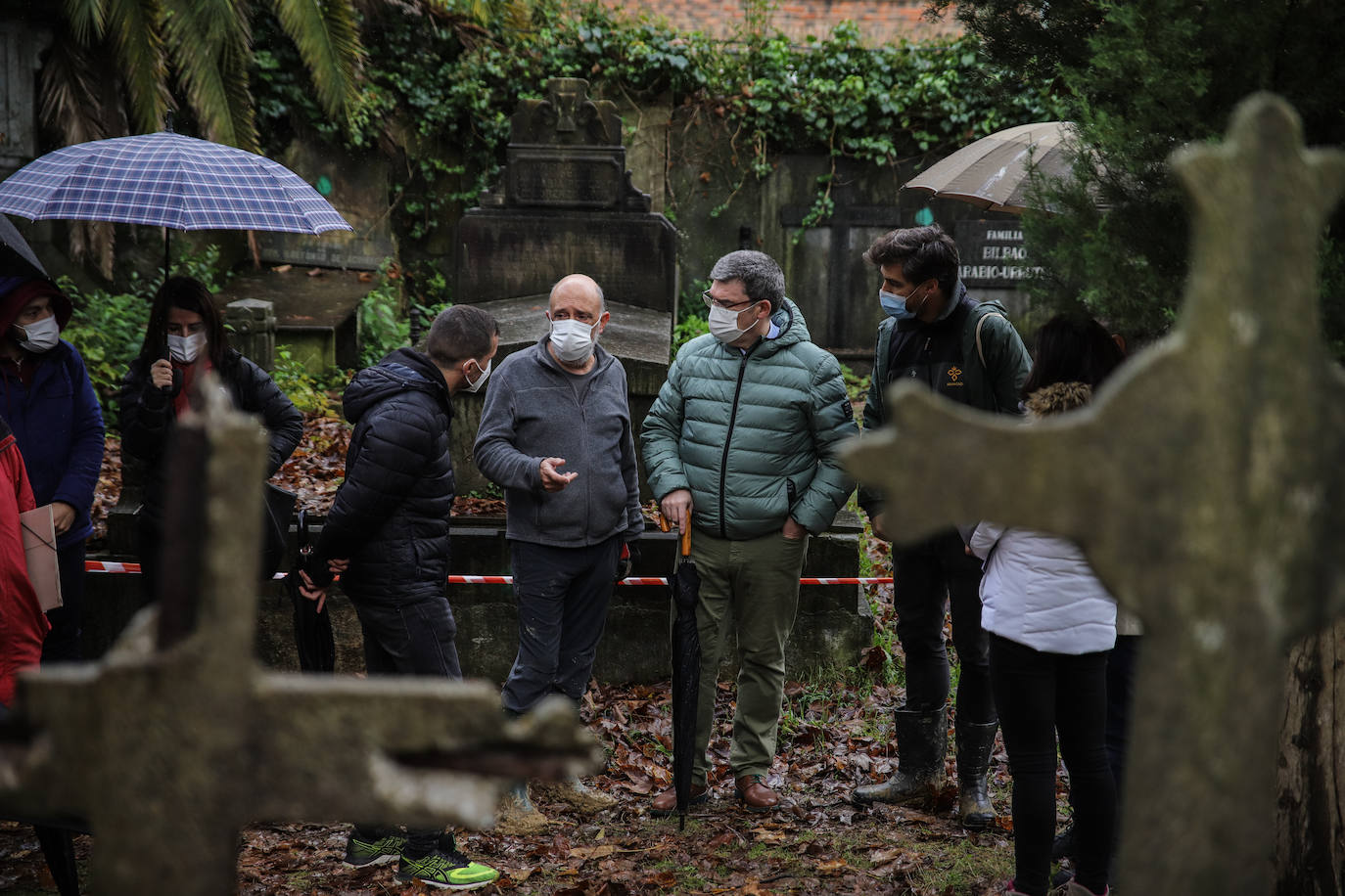 Fotos: Comienza la exhumación de 60 víctimas de la Guerra Civil en el cementerio de Begoña