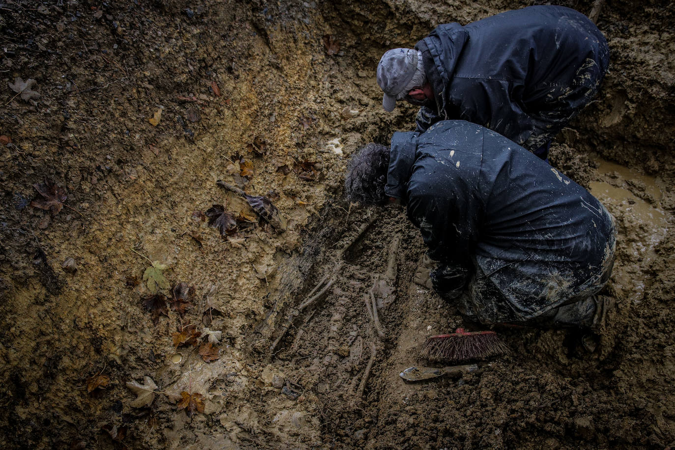 Fotos: Comienza la exhumación de 60 víctimas de la Guerra Civil en el cementerio de Begoña