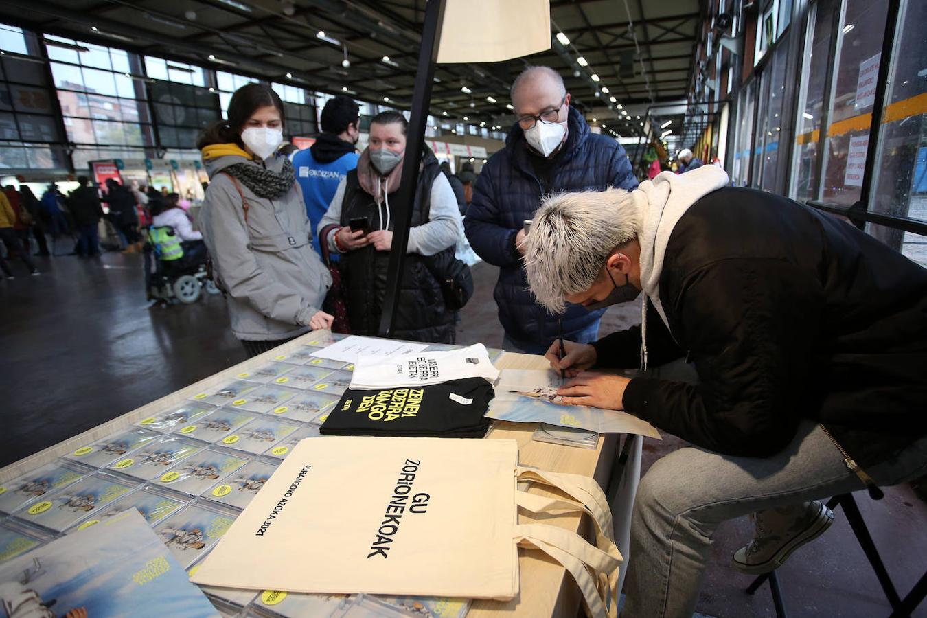 Fotos: Arranca la Azoka de Durango tras dos años de ausencia por el Covid