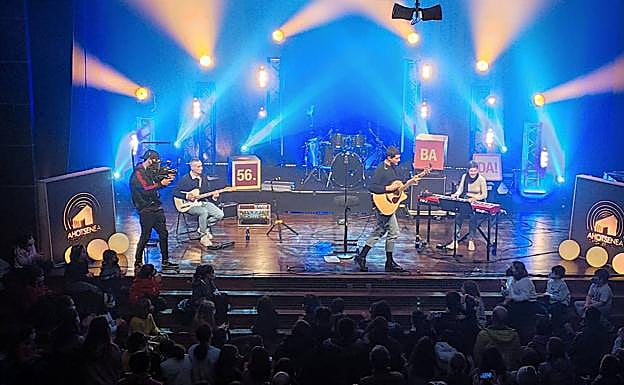 Bulego taldearen zuzenekoak ireki ditu Ahotseneako ateak