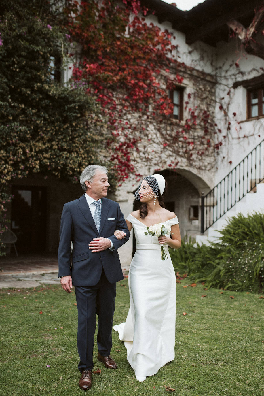 Fotos: Como Audrey Hepburn o Grace Kelly: Miren, la vizcaína que se casó con un vestido de novia inspirado en el Hollywood clásico