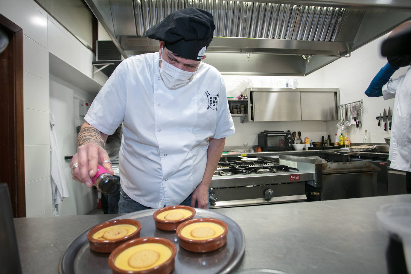 Fotos: Burduntzi sorprende con el primer postre del concurso