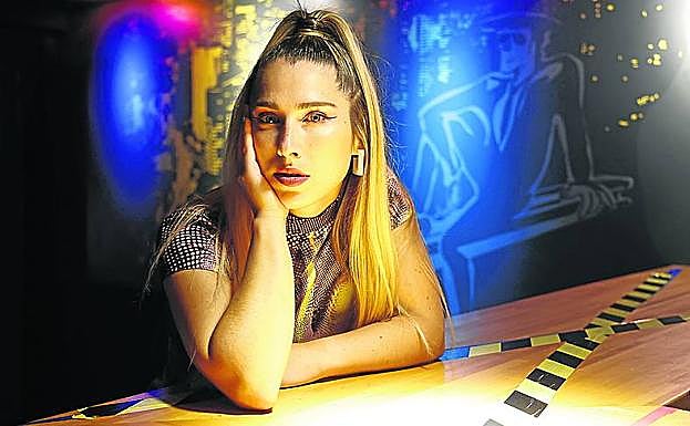 De Vitoria, sorprendió desde su primer videoclip, 'Kolpe'.