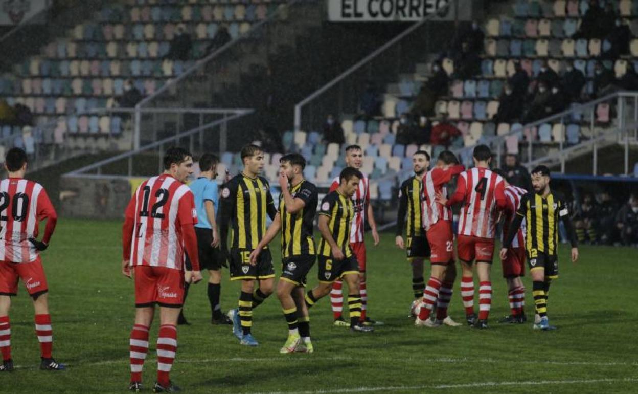 Una remontada que devuelve la alegría al Barakaldo