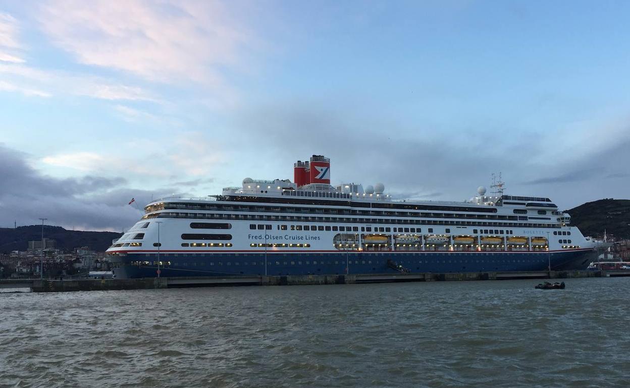 El crucero 'Bolette' en Getxo.