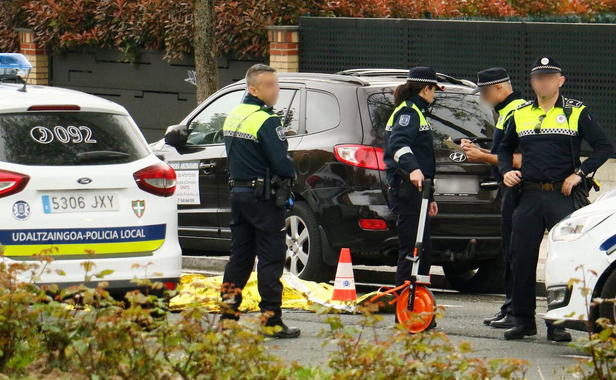 Policías locales de Vitoria en una actuación ajena a esta noticia. 