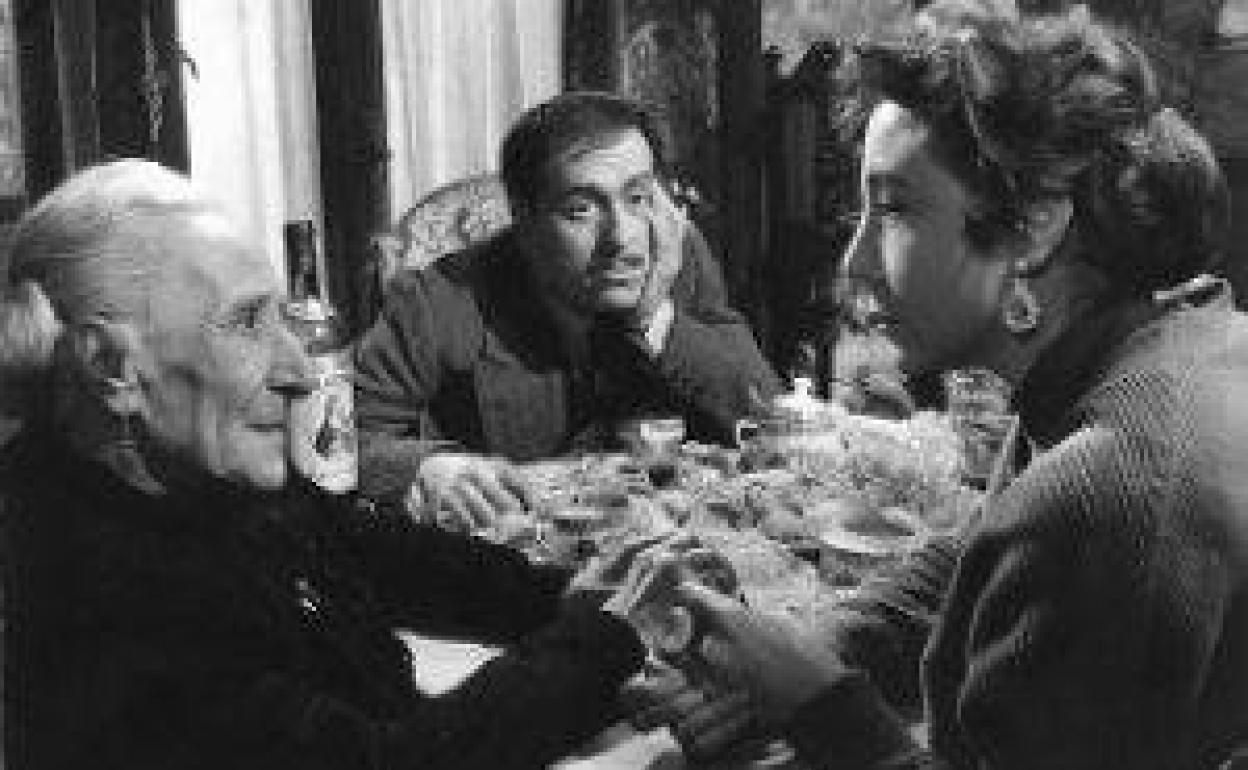 Ferreri. José Luis López Vázquez, entre Concha López Silva y Mary Carrillo en la película que Marco Ferreri dirigió en 1958. 