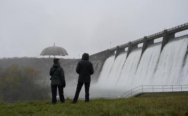 Ullibarri recibe en 12 días el agua que consumen Vitoria y Bilbao en un año