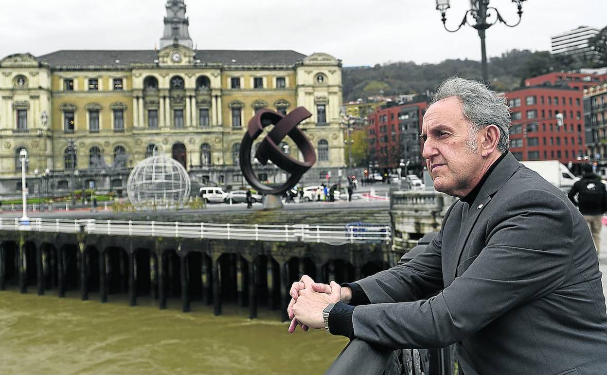 Alfonso Gil, tas la entrevista en el puente del Ayuntamiento