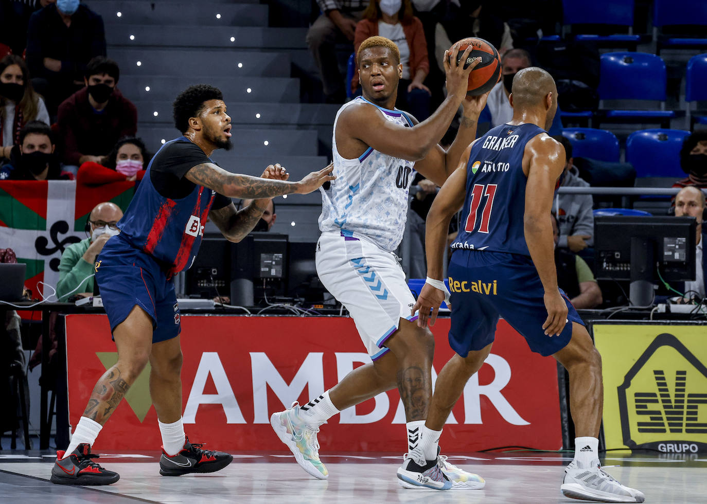 Fotos: Las mejores imágenes del Baskonia-Bilbao Basket