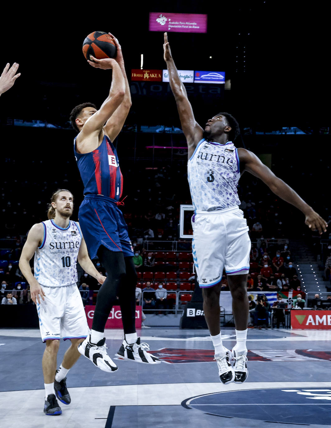 Fotos: Las mejores imágenes del Baskonia-Bilbao Basket
