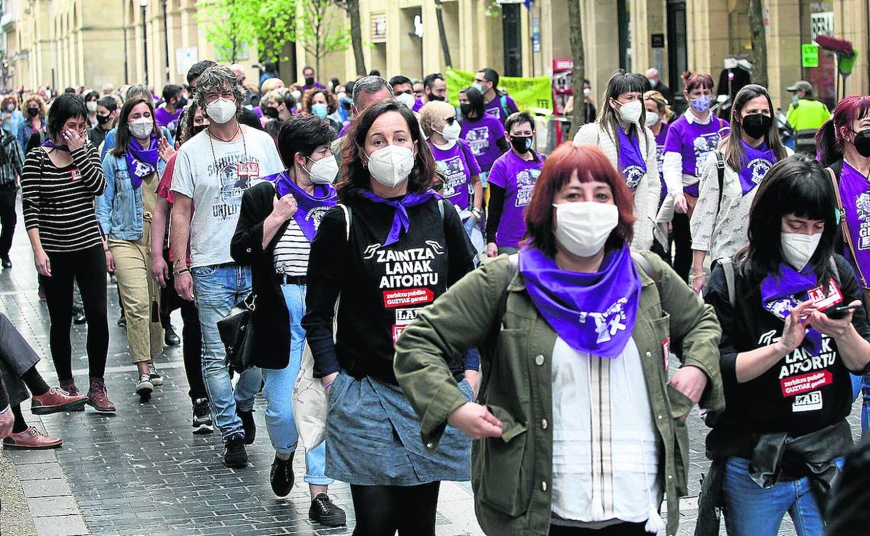 Manifestación en una jornada de paro de los trabajadores de las residencias de Gipuzkoa. 