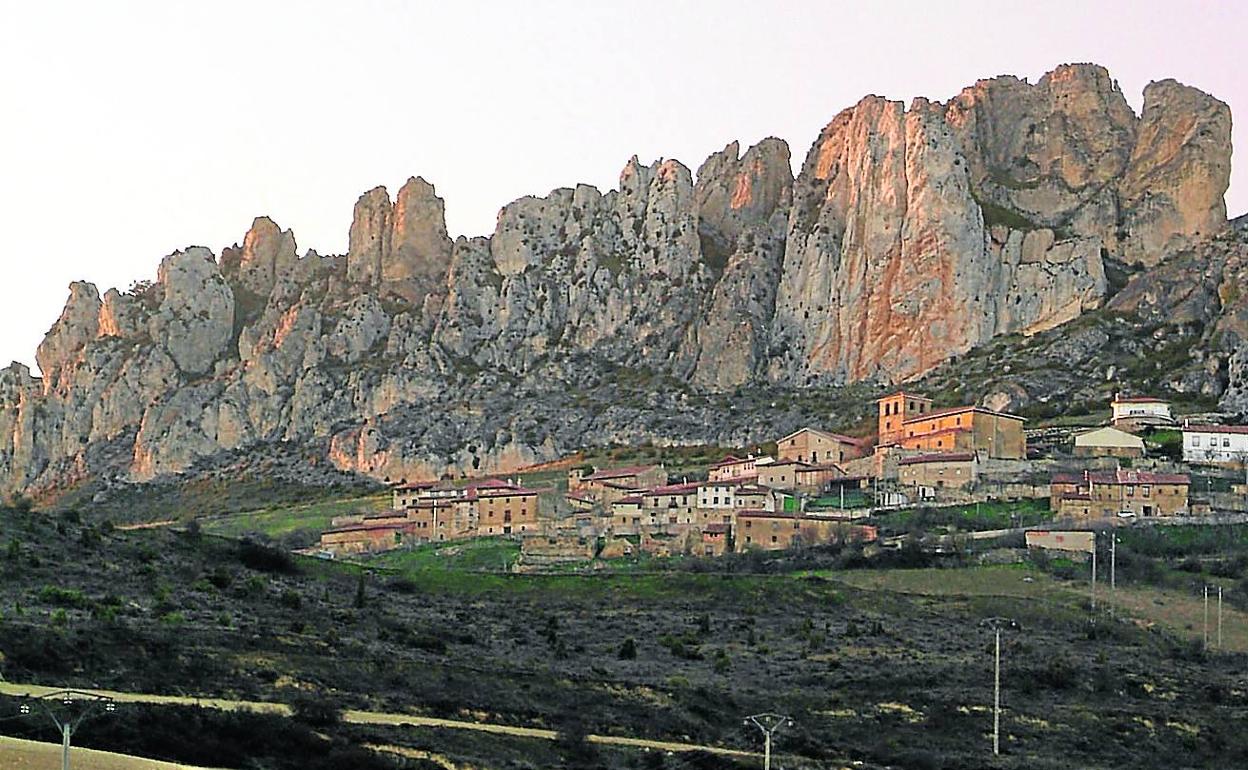 Panorámica de Cellorigo, junto a Foncea uno de los dos términos municipales que se verían afectados por la puesta en marcha de la explotación minera en los Obarenes. 