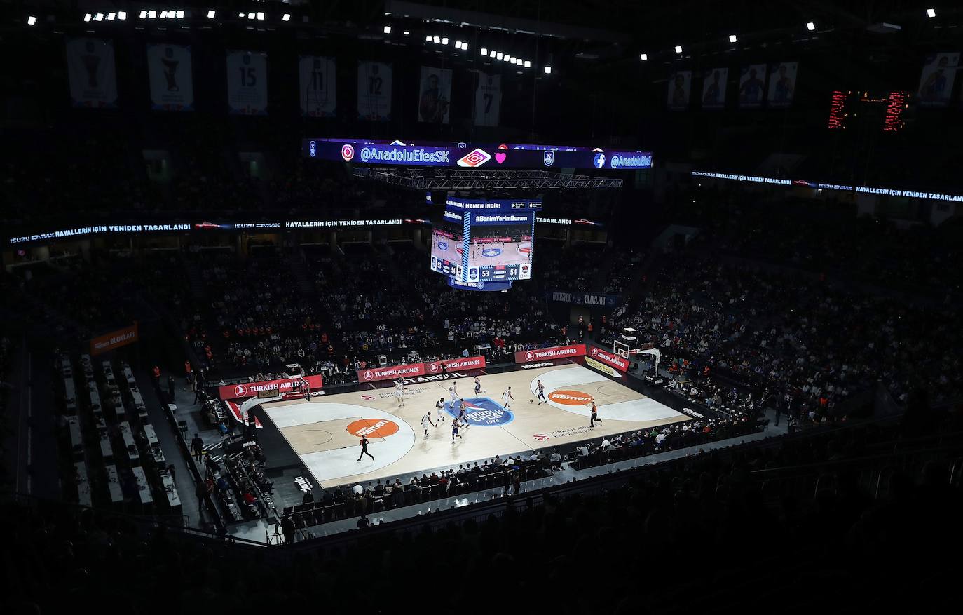 Fotos: Las mejores imágenes del Anadolu Efes - Baskonia