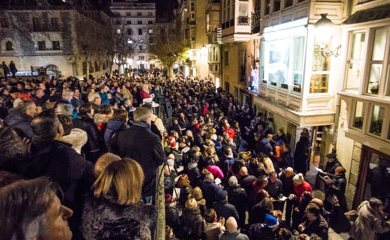 Una multud participó en La Cirila de la Nochevieja de 2019.