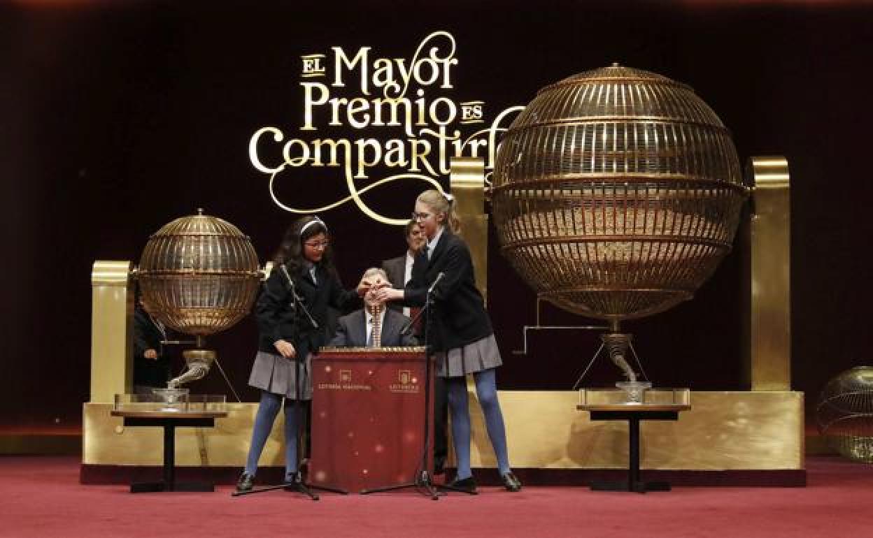 Pedreas y reintegro, las terminaciones de la Lotería de Navidad que también tienen premio