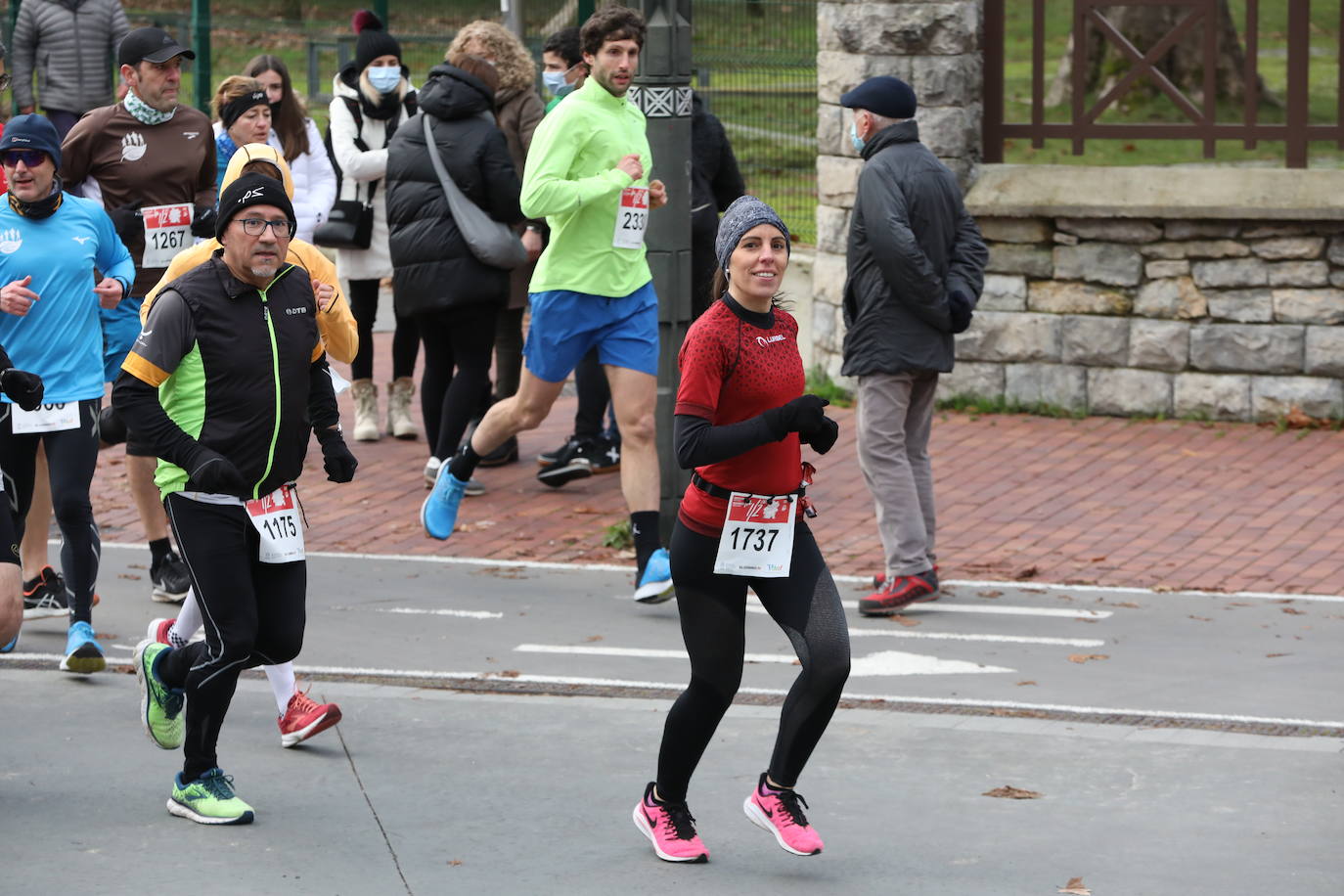 Fotos: Más de 2.500 atletas disputan la Media Maratón de Vitoria