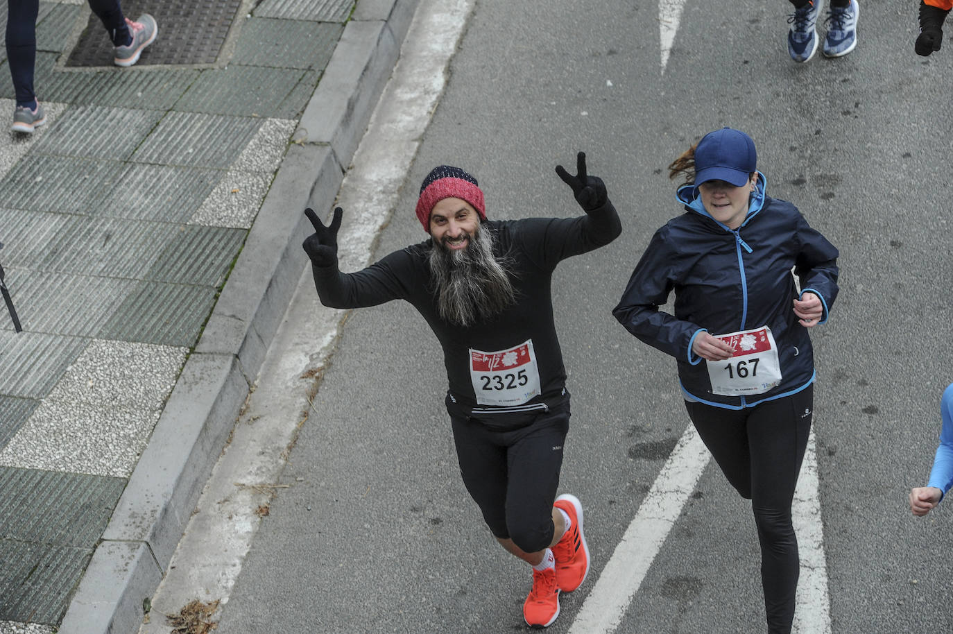 Fotos: Más de 2.500 atletas disputan la Media Maratón de Vitoria