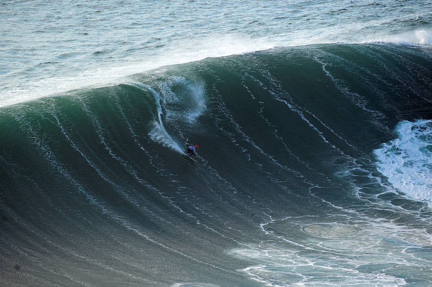 Fotos: El cañón de Nazaré, la ola más grande del mundo