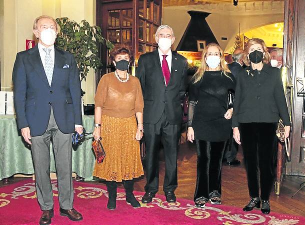 Juan José Gómez Foncea, Carmen Olabarria, Enrique Ornilla, María Jesús Cava y María Jesús Pastor. 