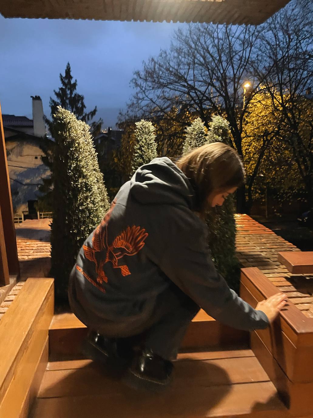 Fotos: La sudadera solidaria de dos amigas bilbaínas que conquistó a Aitor Ocio