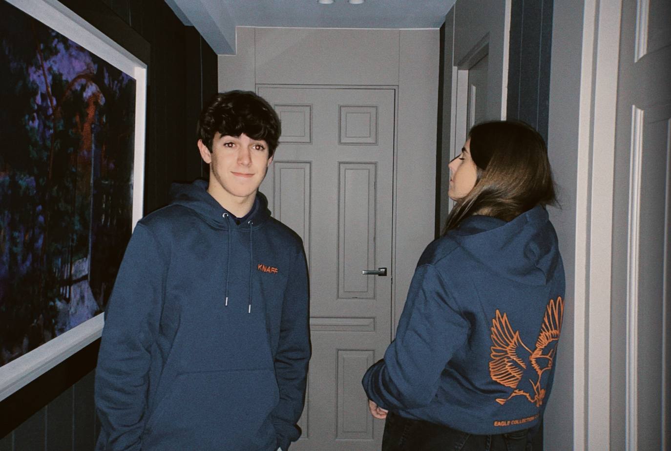 Fotos: La sudadera solidaria de dos amigas bilbaínas que conquistó a Aitor Ocio