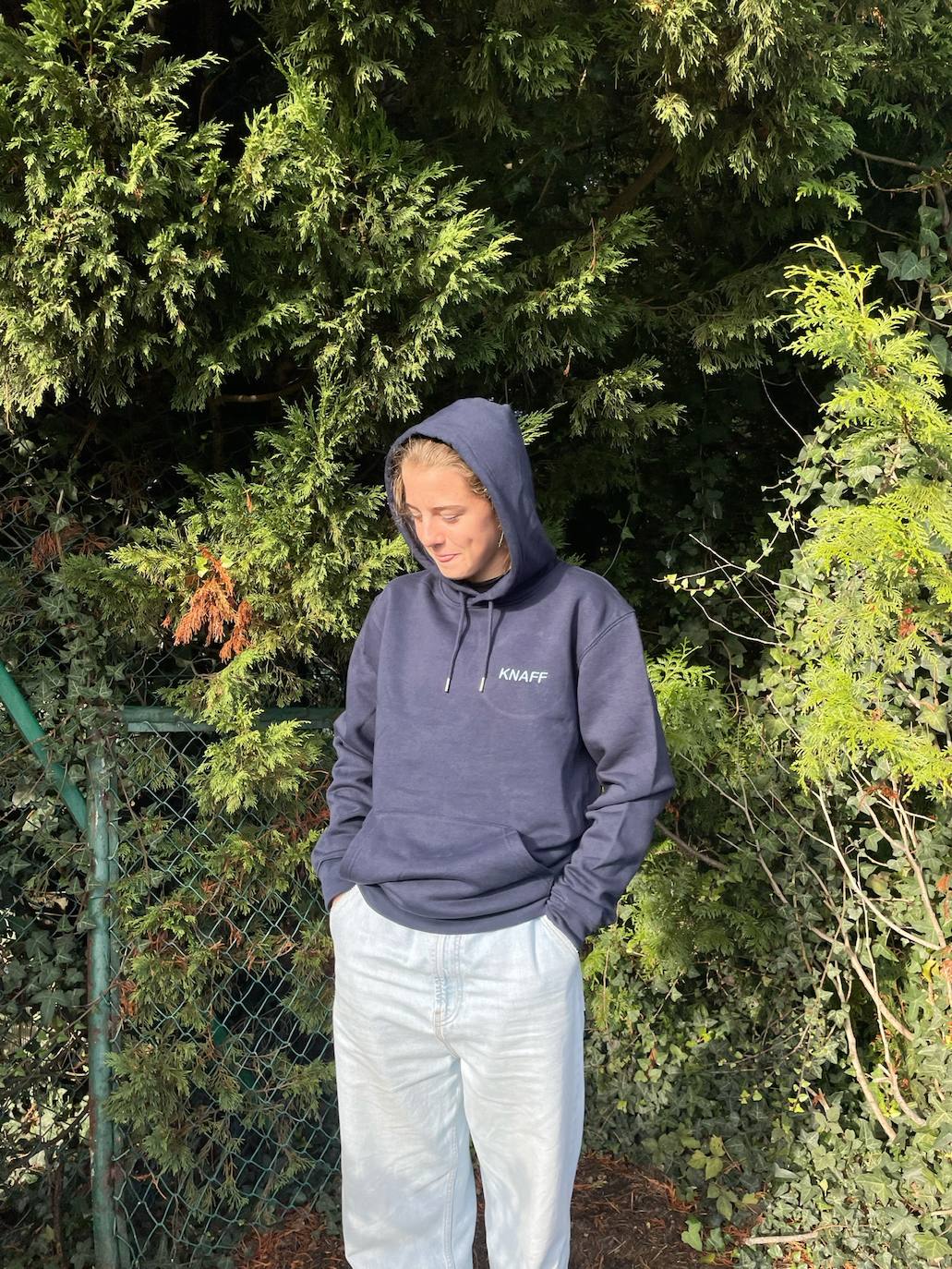 Fotos: La sudadera solidaria de dos amigas bilbaínas que conquistó a Aitor Ocio