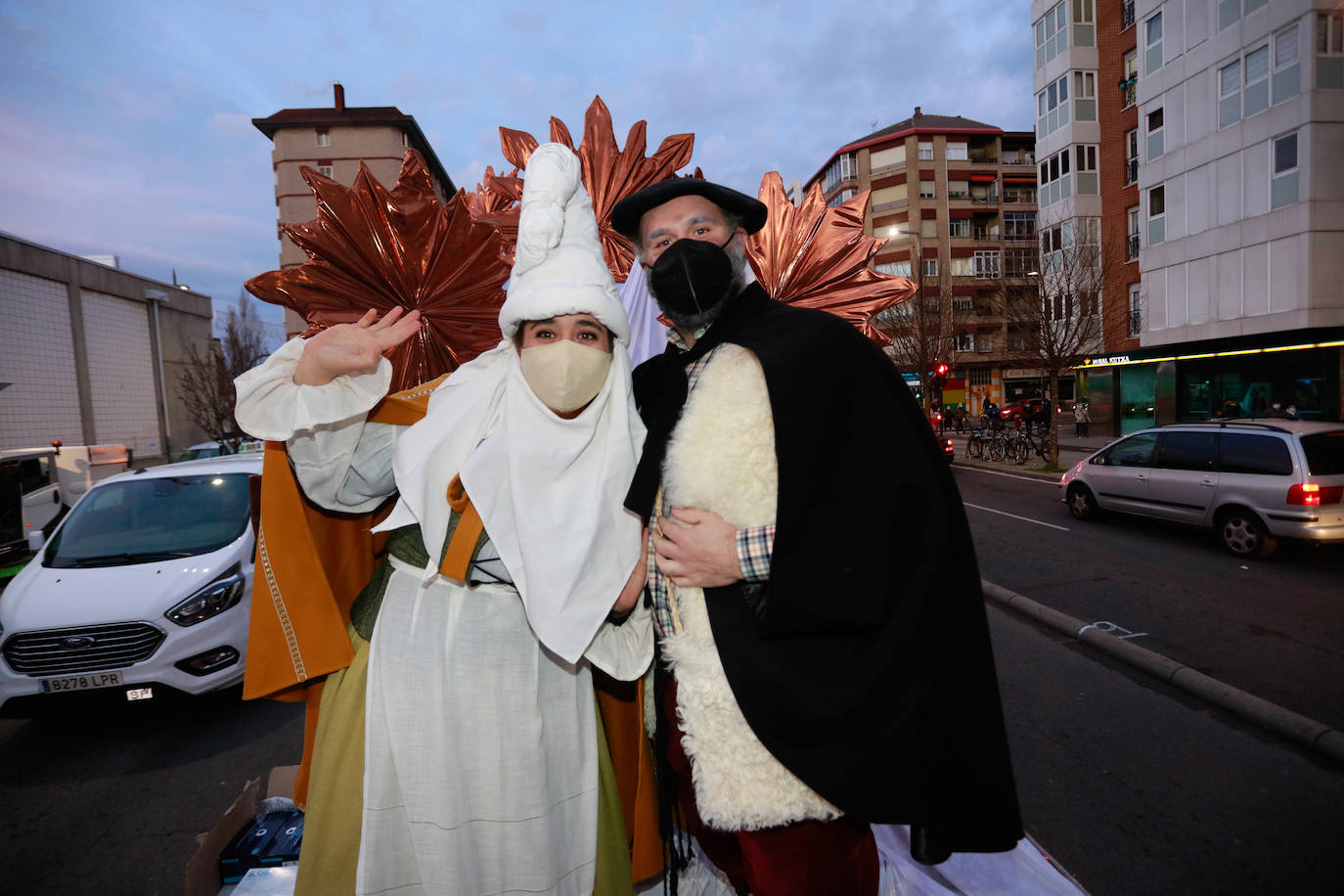 Fotos: Olentzero y su mágico séquito inunda de ilusión Vitoria