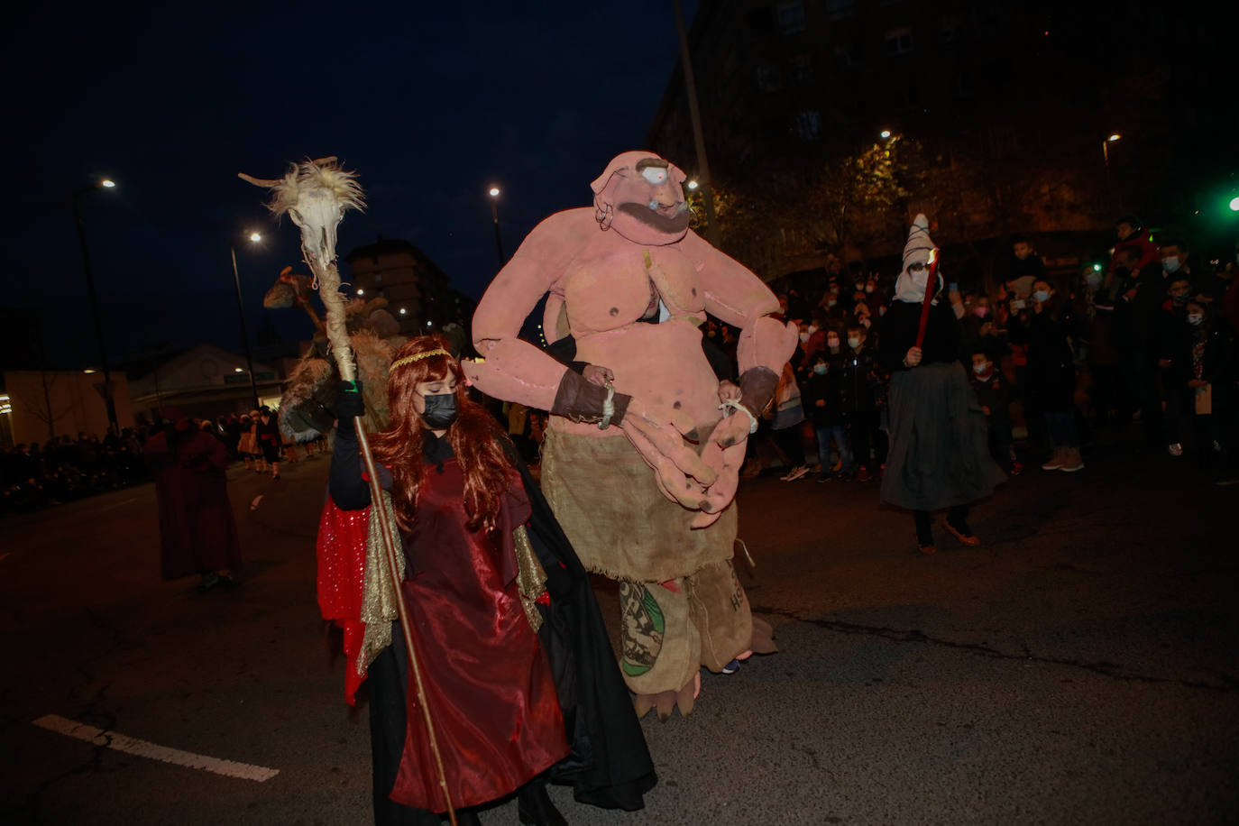 Fotos: Olentzero y su mágico séquito inunda de ilusión Vitoria