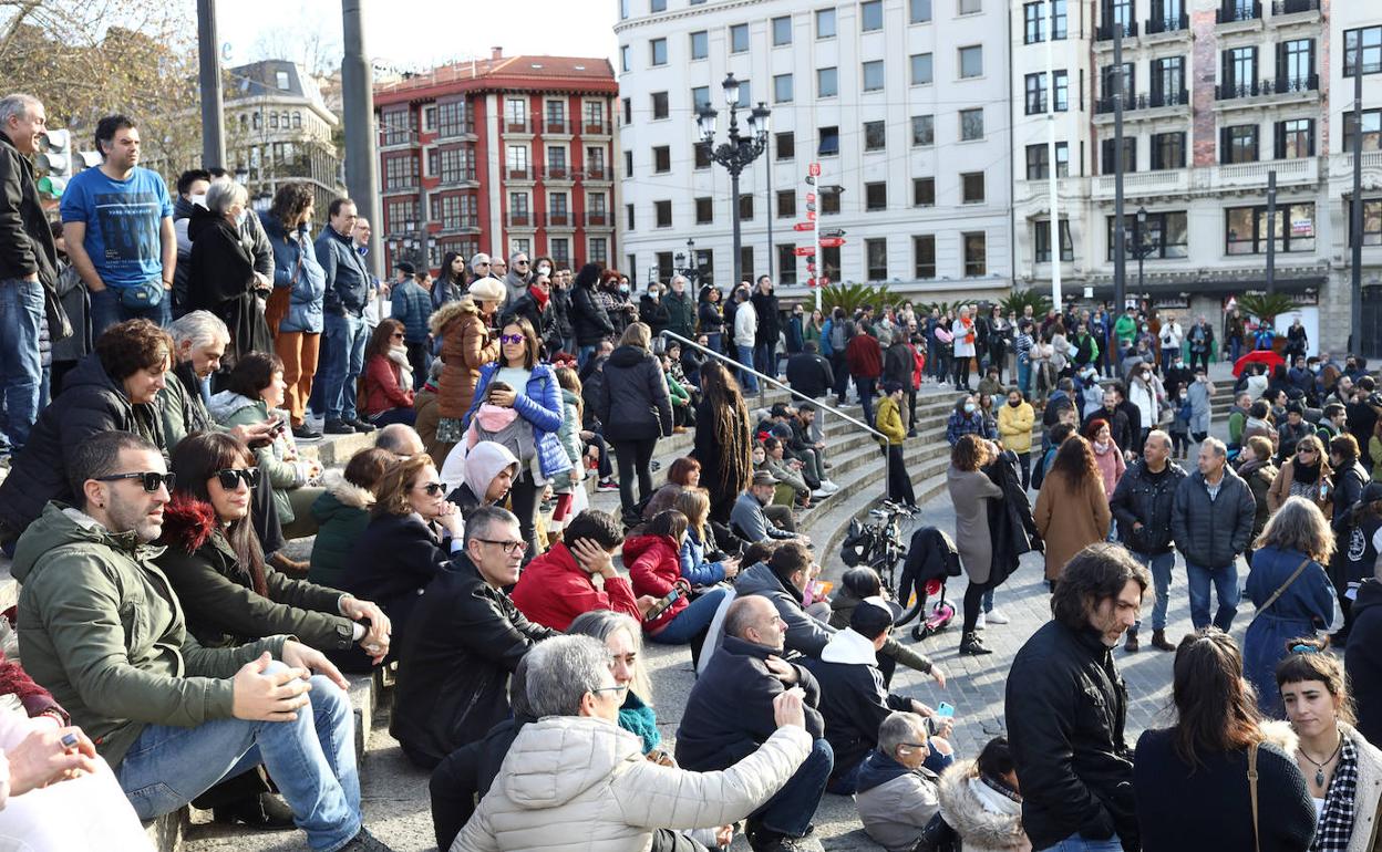 Más de un millar de personas se manifiestan en Bilbao contra el pasaporte covid