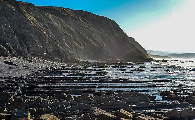 Formaciones rocosas en Barrika.