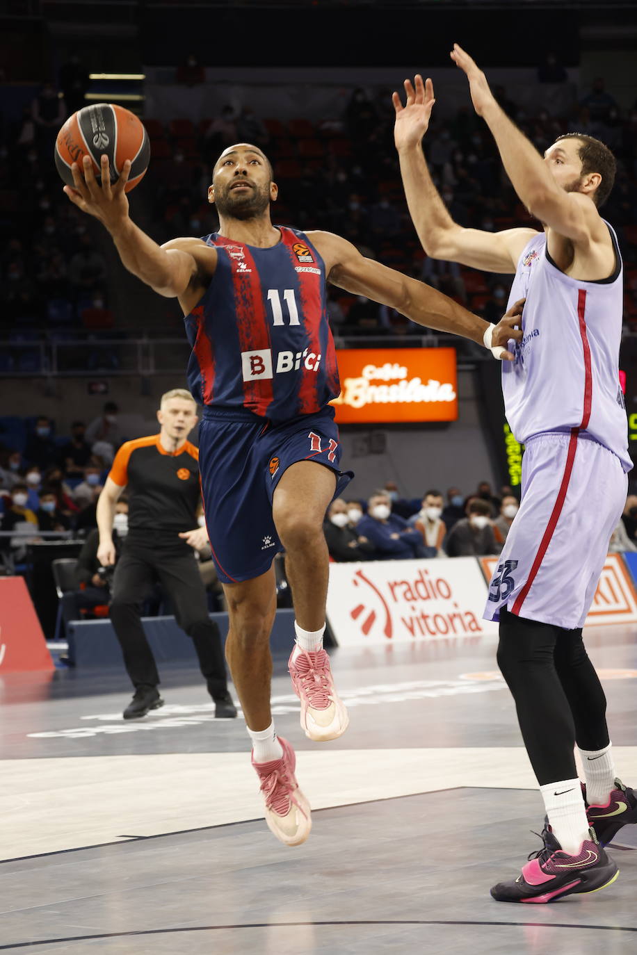 Fotos: Las mejores imágenes del Baskonia - Barça