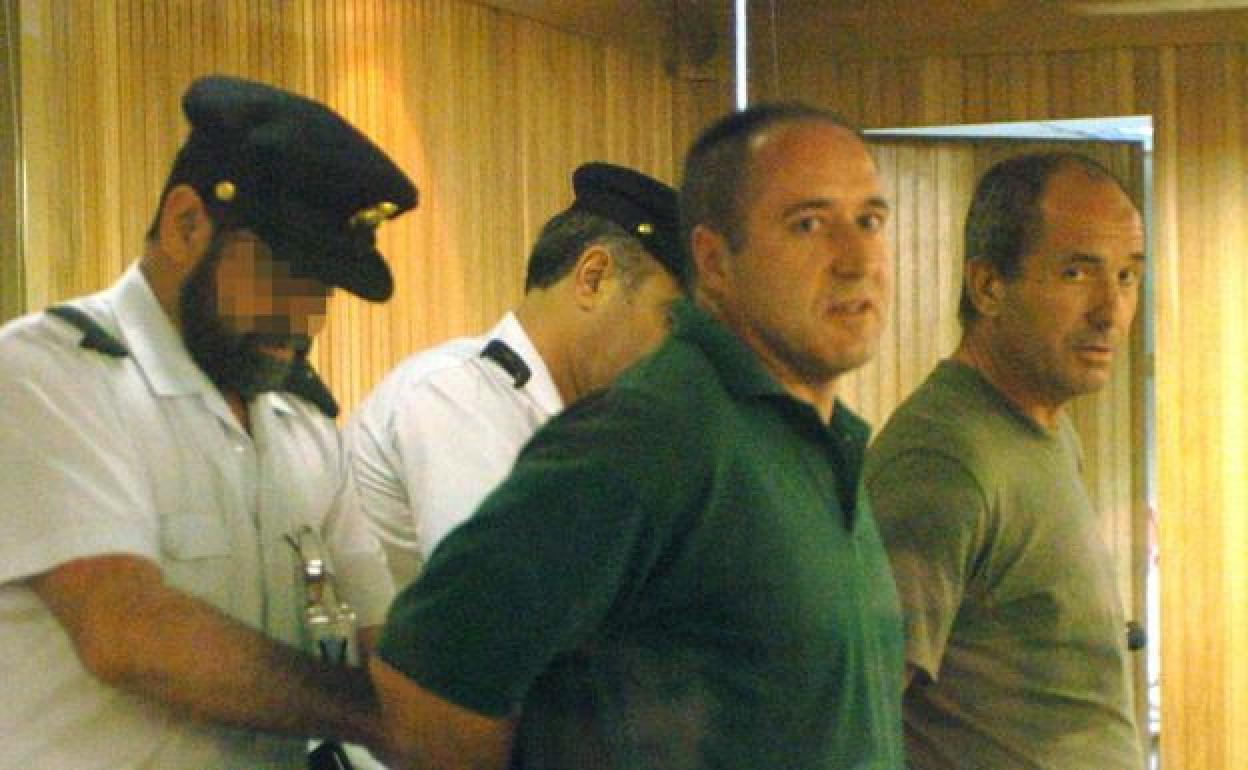 Henri Parot, en primer término, durante un juicio en la Audiencia Nacional en 2006 