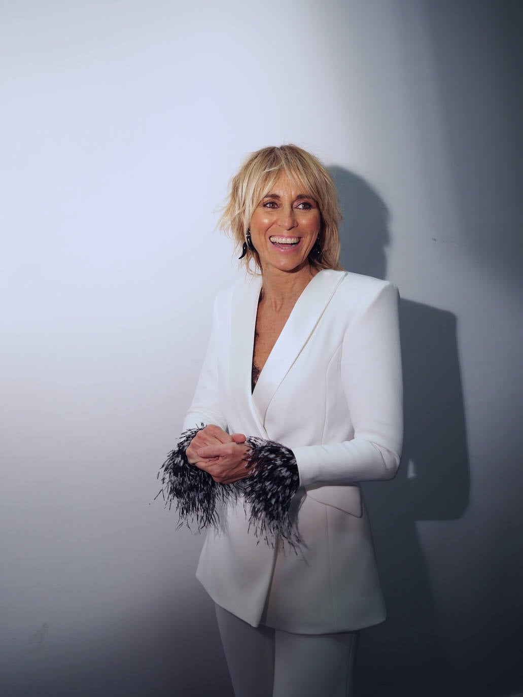 Fotos: Ana Urrutia con esmoquin y Ane Ibarzabal con &#039;body&#039;: sus diseños vizcaínos en las campanadas de ETB2