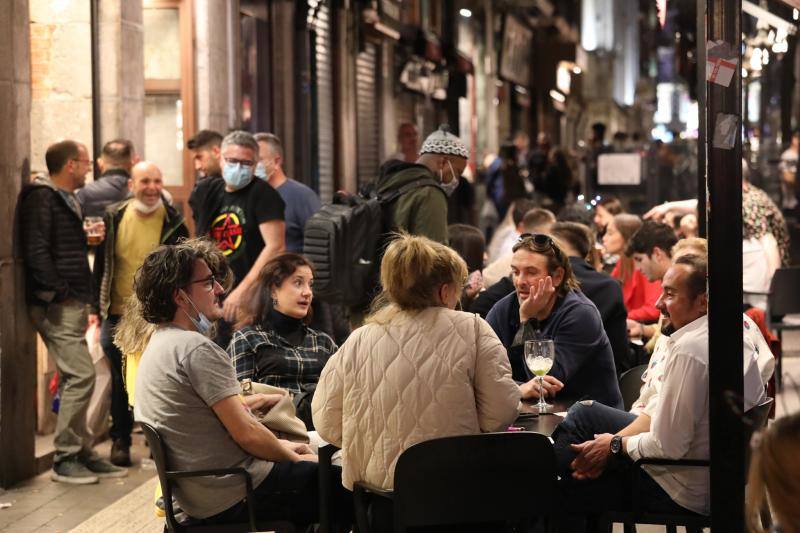 Fotos: Poco tardeo y absoluta tranquilidad en Bilbao horas antes de la Nochevieja