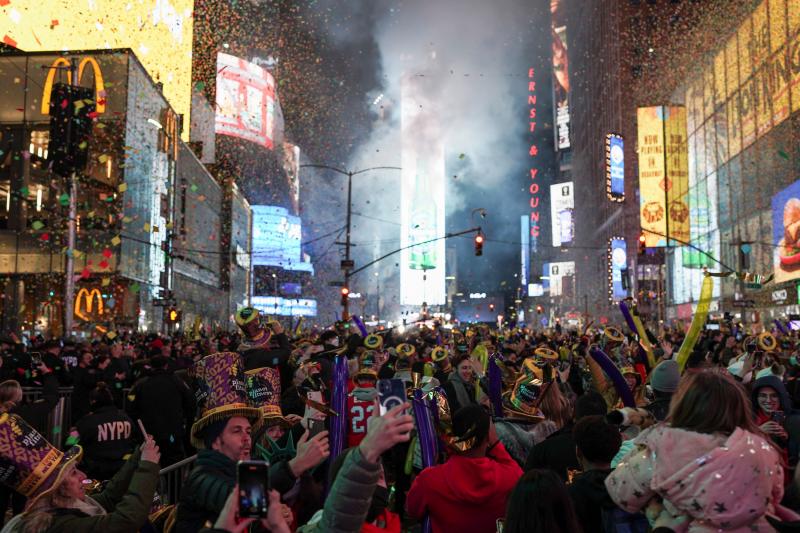 Las calles de Nueva York, abarrotadas para dar la bienvenida a 2022.