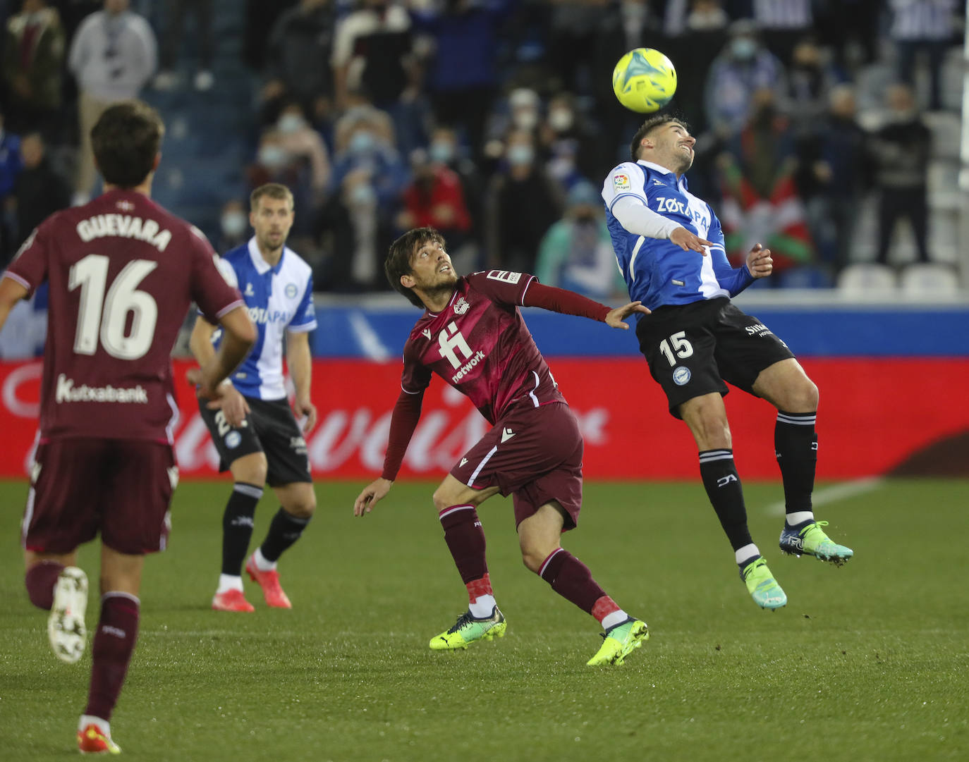 Fotos: Las mejores imágenes del derbi Alavés-Real Sociedad