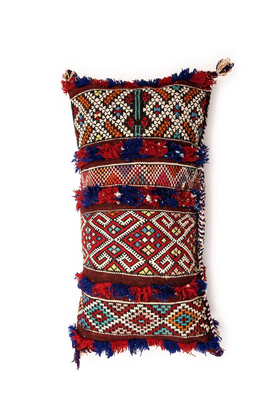 Aporta un aire renovador a tu hogar con pequeños complementos, como este cojín bordado a mano. Se trata de una pieza única que podrás encontrar en la tienda Something Special, situada en la calle 2 de Mayo de San Francisco. Cuesta 80 euros.