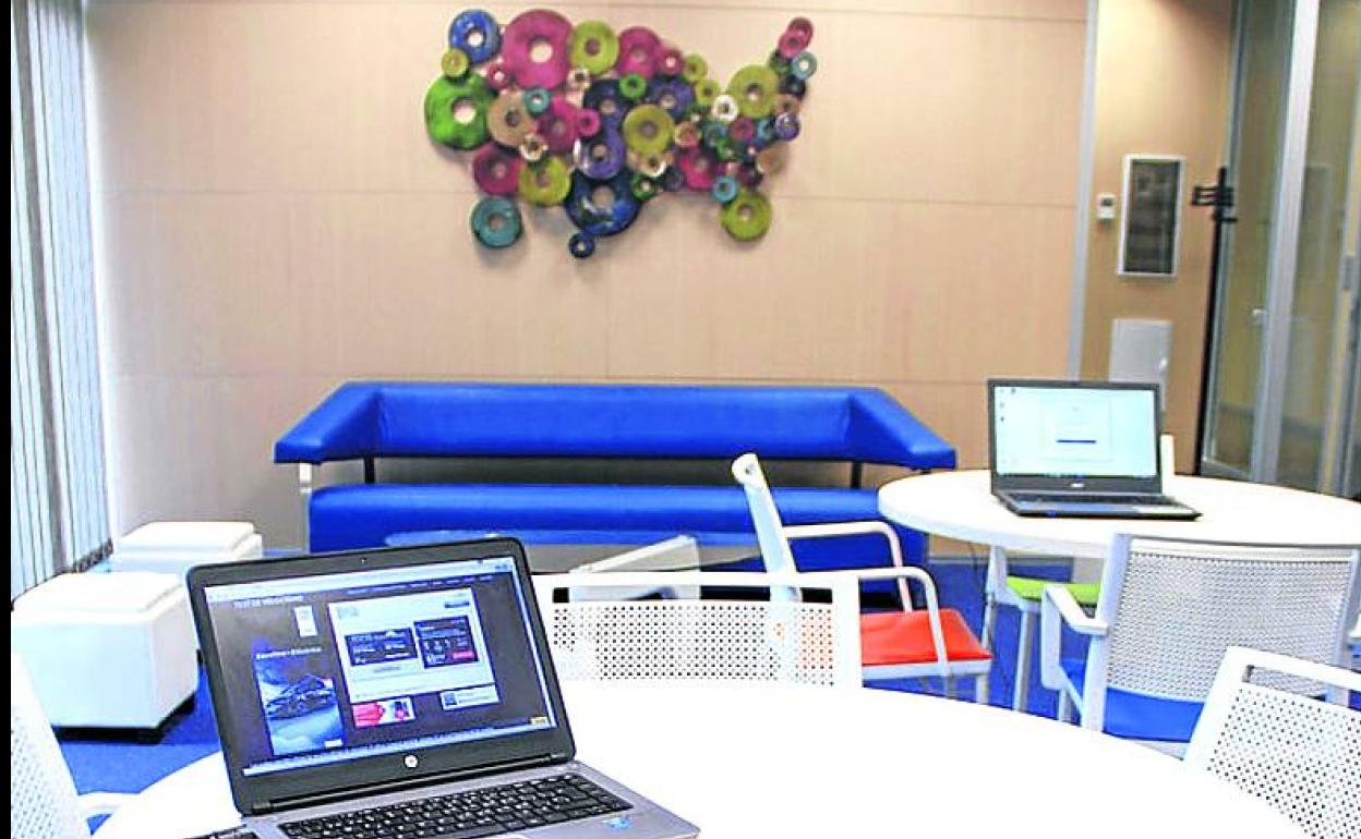 La Tecnoteka de Izarra Centre se acerca al millar de usuarios