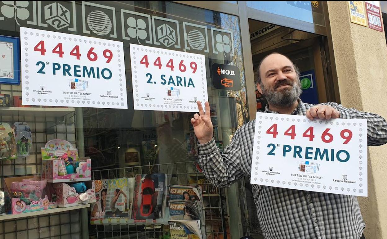 Fernando Revuelta en su tienda de Durango. 