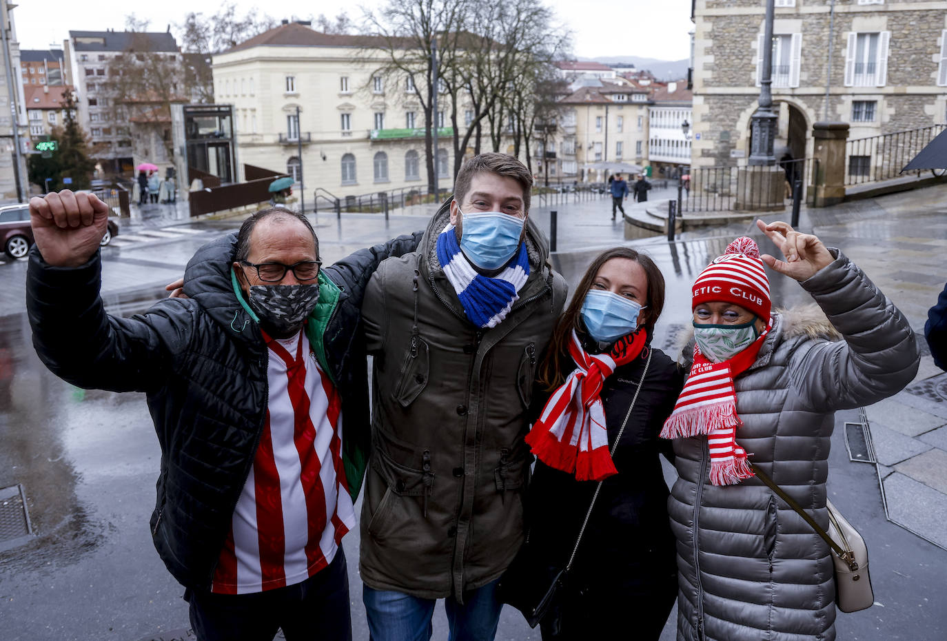 Fotos: Ambiente previo al Alavés - Athletic en el Casco Viejo de Vitoria